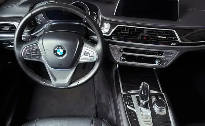 BMW 7 серии